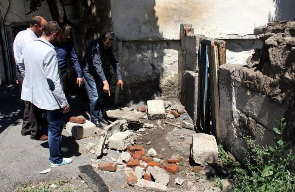 Erzurum'da duvar faciası