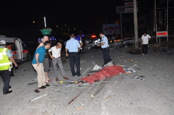 Otomobil durağa daldı: 2 ölü, 2 yaralı