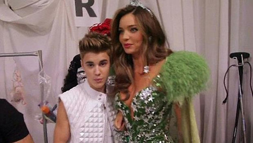 Bieber: Miranda beni gerçek bir erkek yapmaya söz verdi