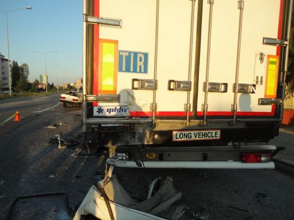Uşak'ta feci kaza: 4 ölü, 2 yaralı