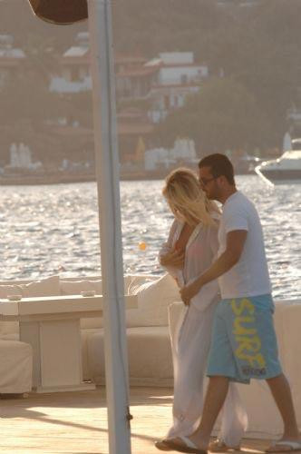 Seda Sayan ve Onur Şan Bodrum tatilinde