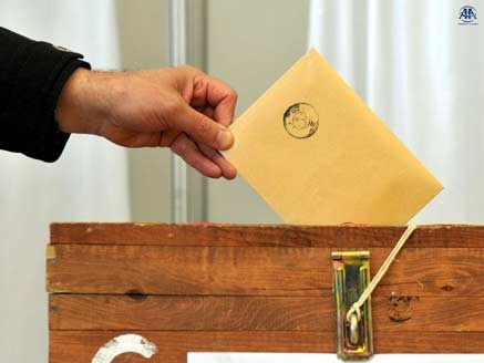 Konda ve A&G'den Köşk seçimi anketleri