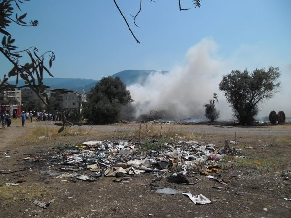 Hurda deposunda korkutan yangın!