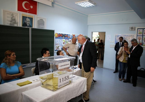 Dünya cumhurbaşkanlığı seçimlerini böyle duyurdu