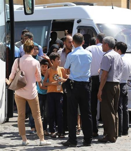 Gaziantep'teki Suriyeliler çadır kentlere gidiyor