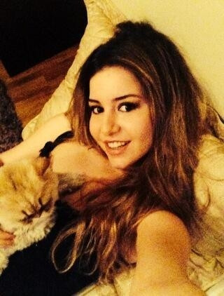 Ağaoğlu'nun genç sevgilisine babasından tepki