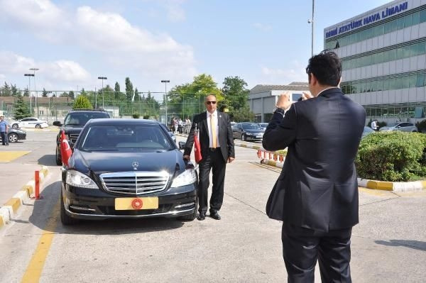 Gül hatıra fotoğrafı çektirdi