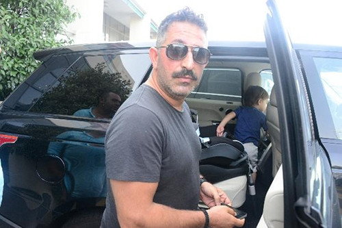 Cem Yılmaz'dan muhabirlere: Başka iş bulun!