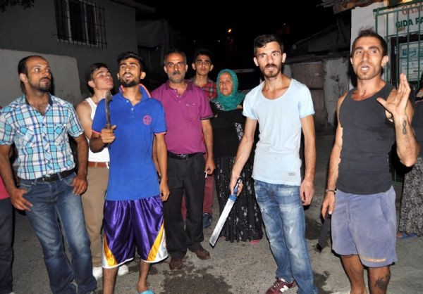 Satır ve sopalarla hırsız avı