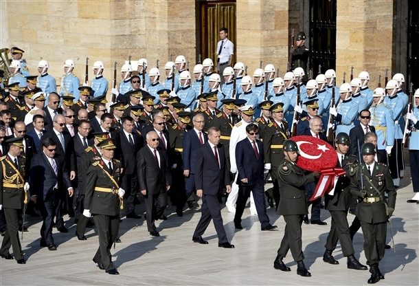 Devletin zirvesi Anıtkabir'de buluştu