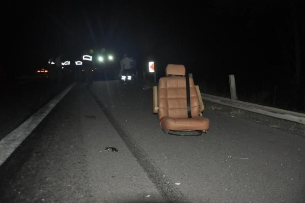 Lastik değiştirirken TIR çarptı: 2 ölü