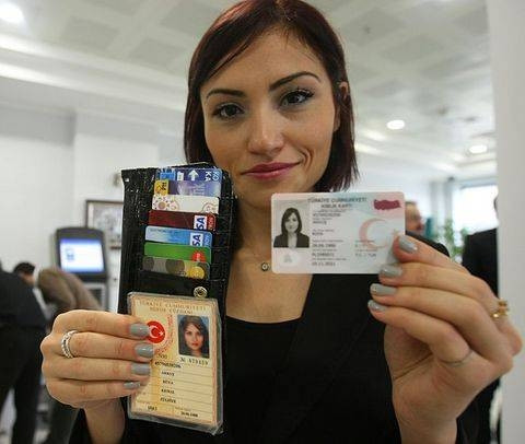 Yeni kimliklerimiz yolda