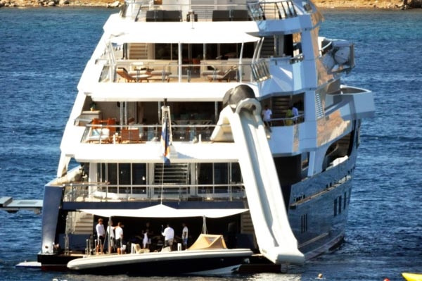 Hintli milyarder ve ailesi Bodrum'da