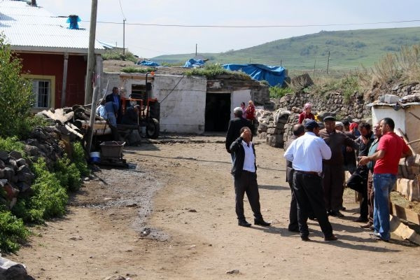 Uykularında defalarca bıçaklandılar!