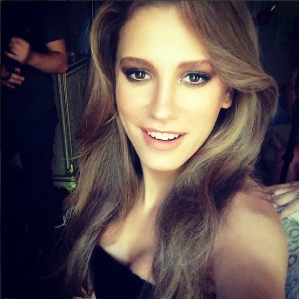 Serenay ona döndü