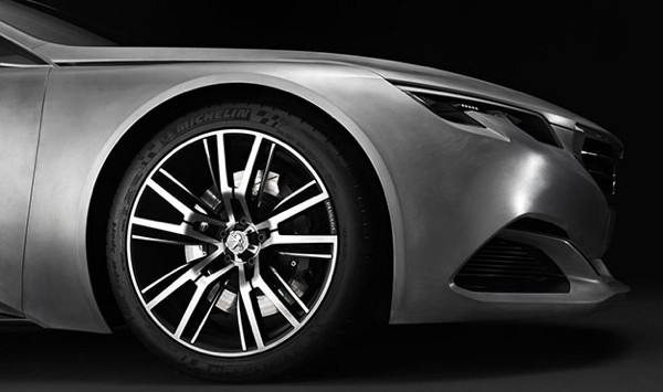 Peugeot EXALT vitrine çıktı!