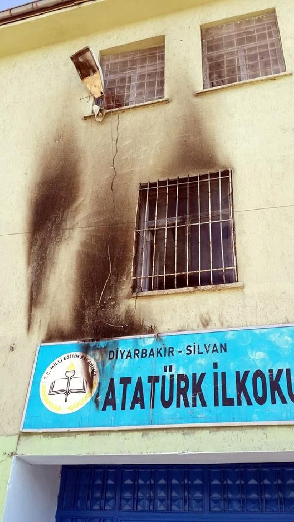 5 okula molotof ve ses bombalı saldırı!
