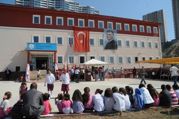 Vali o öğrencileri gördü ve...