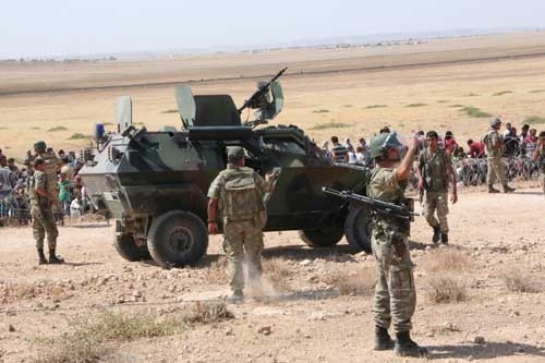 Suriyeliler sınıra yığıldılar