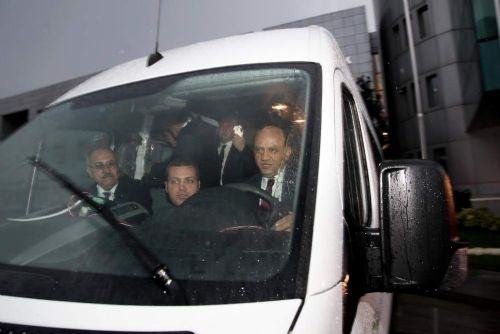 Bakan Işık elektrikli minibüsü test etti