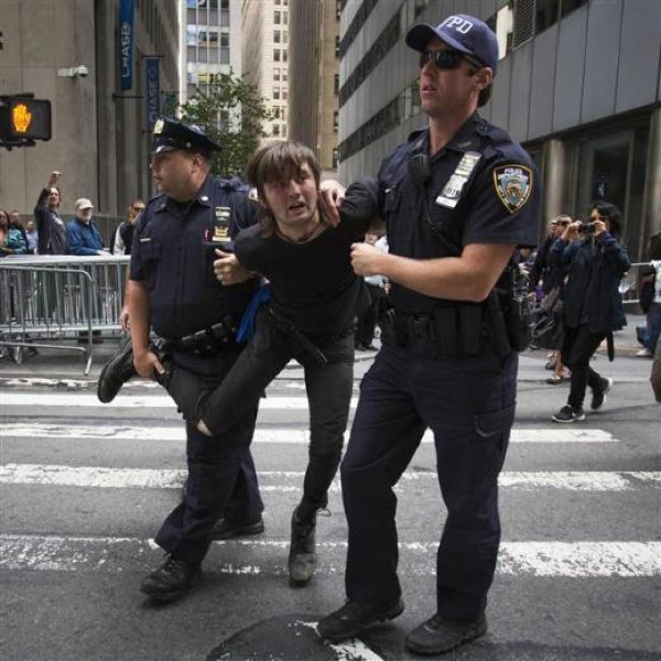 Wall Street'i bastılar