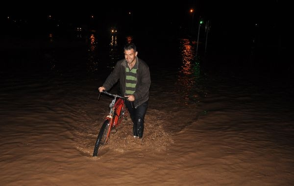 Osmaniye'de sel ve su baskını