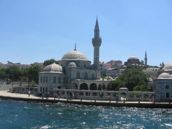 Üsküdar'ın kuş konmayan camisi