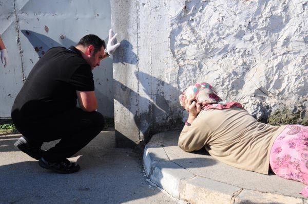 İş bulamadı, kadın kıyafetleri giyerek sokağa çıktı