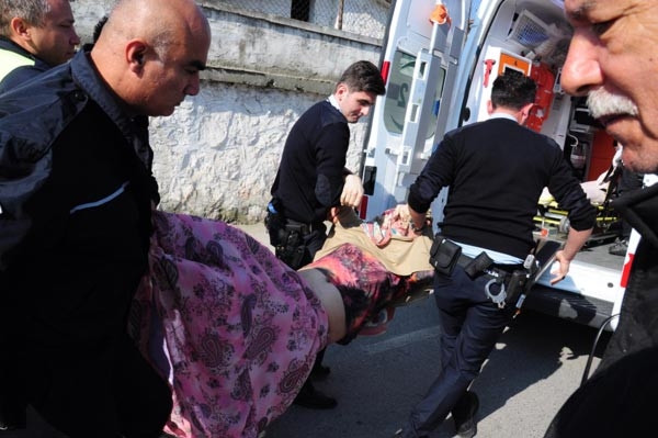İş bulamadı, kadın kıyafetleri giyerek sokağa çıktı
