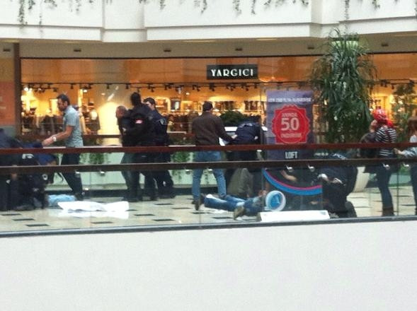 Mall Of İstanbul'da protestoya polisten çok sert müdahale