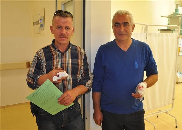 Kurbanlık yerine kendilerini kestiler