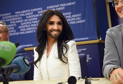 Avrupa Parlamentosu'nda Conchita Wurst izdihamı