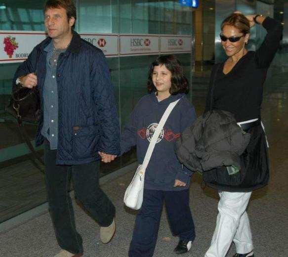 Hülya Avşar Kaya Çilingiroğlu'na iş arıyor