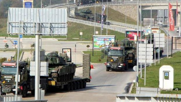 Türkiye'nin her köşesinden tanklar sınıra gidiyor