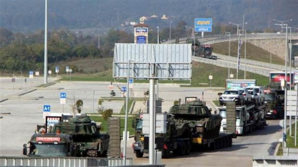 Türkiye'nin her köşesinden tanklar sınıra gidiyor