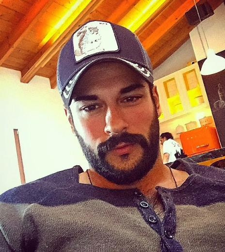 Burak Özçivit sakal bıraktı