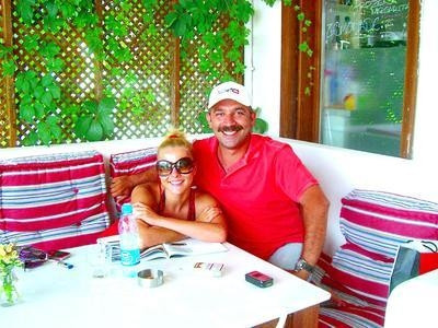 Pamela evlilik teklifini düşünecek