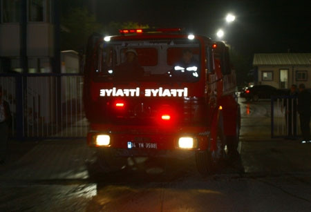Halkalı gümrük sahasında yangın