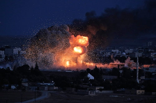 Kobani'deki yıkım uydudan görüntülendi