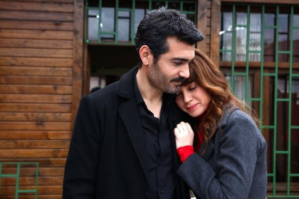 Gökçe Bahadır tiyatroda
