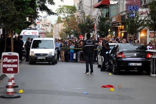 İstanbul'da polise satırlı saldırı