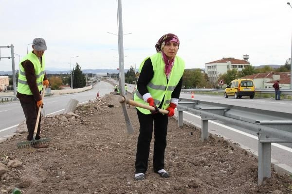 3 üniversite bitirdi, kazma- kürek çalışıyor