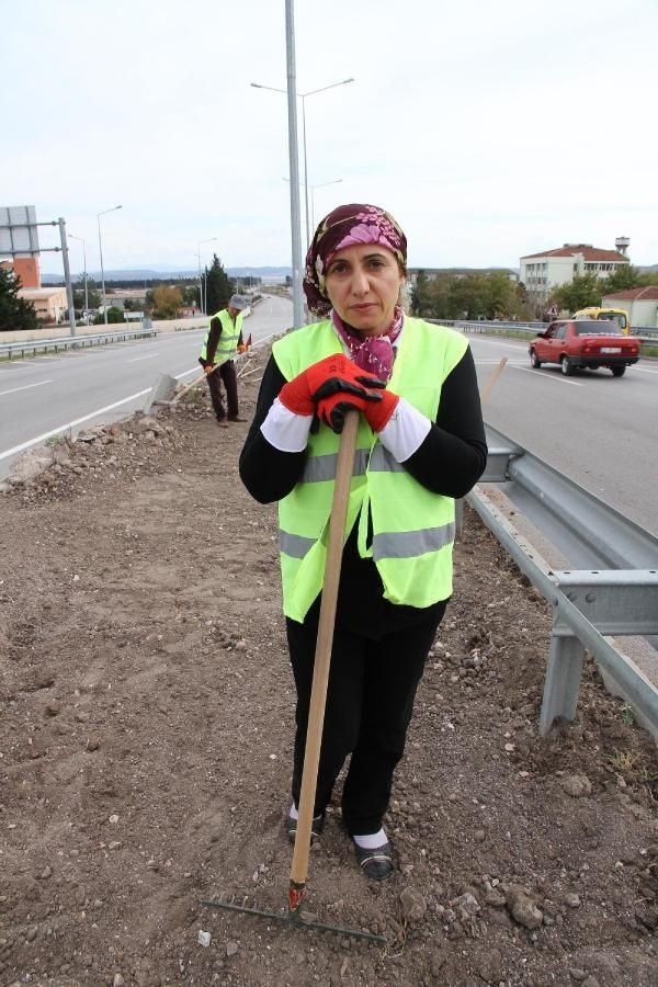 3 üniversite bitirdi, kazma- kürek çalışıyor