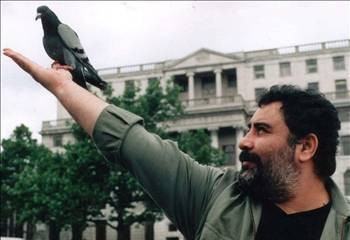 Mecburen yayınlanan Ahmet Kaya görüntüleri