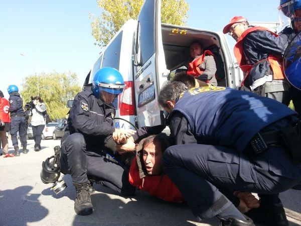 Ankara'da polis müdahalesi: 17 gözaltı