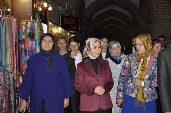 Başbakan Davutoğlu'nun eşi Sare Davutoğlu, Bursa'da