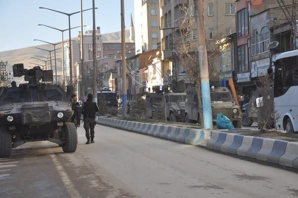 Gözaltı gerginliği!