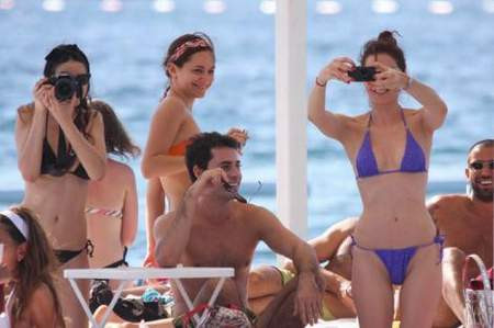 Mankenler paparazzileri faka bastırdı