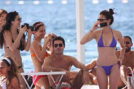Mankenler paparazzileri faka bastırdı