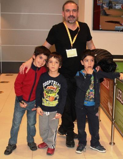 Mustafa Erdoğan oğullarıyla gezmede